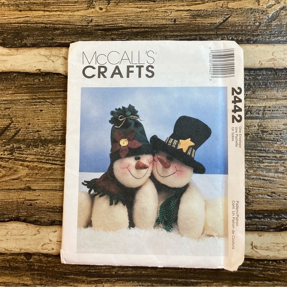McCall’s crafts sewing pattern #2442 melting hearts 15” snowmen - Picture 2 of 5